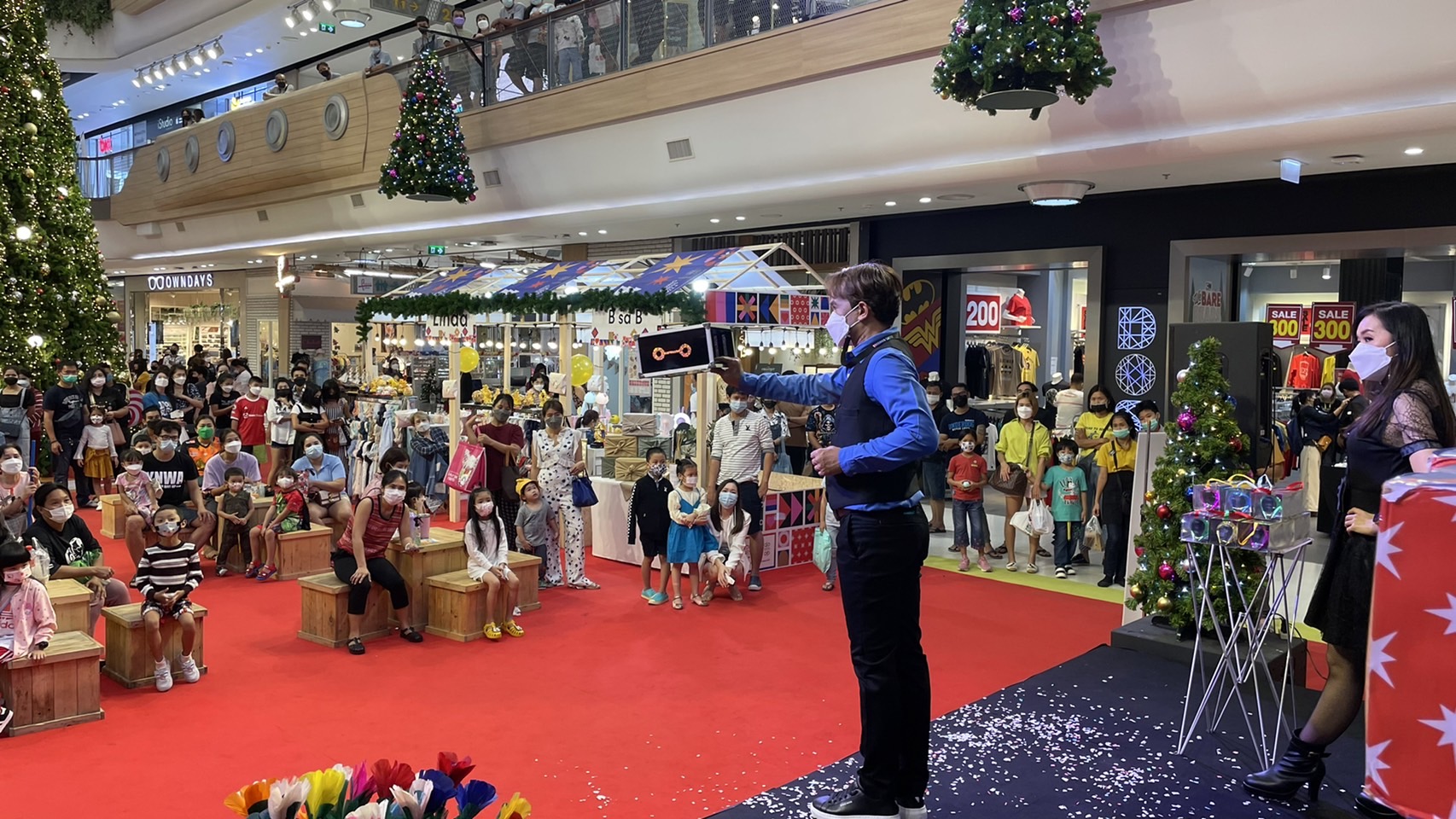 Balloon Man บอลลูนแมน โชว์ลูกโป่งยักษ์ การแสดง โชว์ 02/01/2565