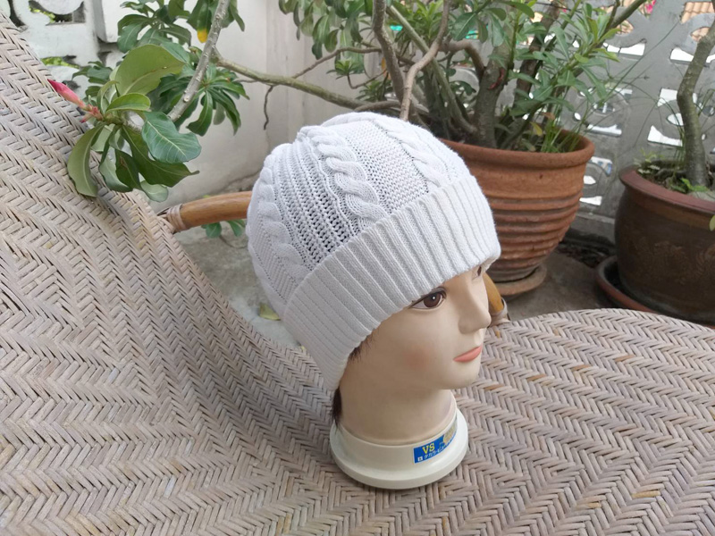 หมวกไหมพรม AZUL