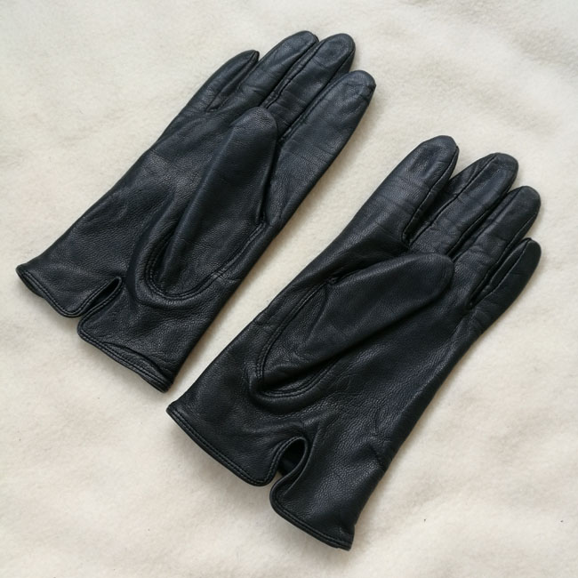 ถุงมือหนังแท้สีดำ หญิง ไซด์ S