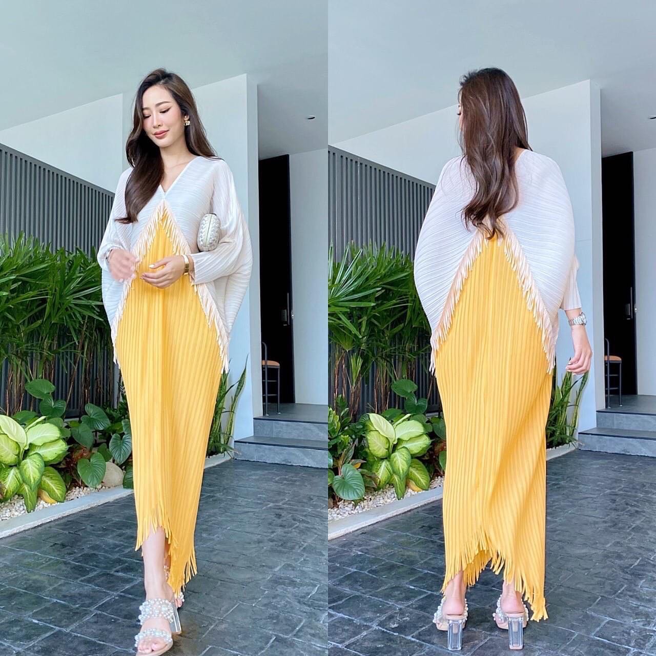 เดรสอัดพลีท คอวี ทรงแขนผีเสื้อ 🦋 แพตเทิร์นดีงามมว้าก เล่นระดับ 2 ชั้น ตัดสีทูโทน พาสเทลได้อย่างลงตัว งานตัดพู่ระบายชาย ฟรุ๊งฟริ๊ง ให้มีมิติ สวยงาม ใส่สบาย สินค้าคุณภาพ (พร้อมส่ง)