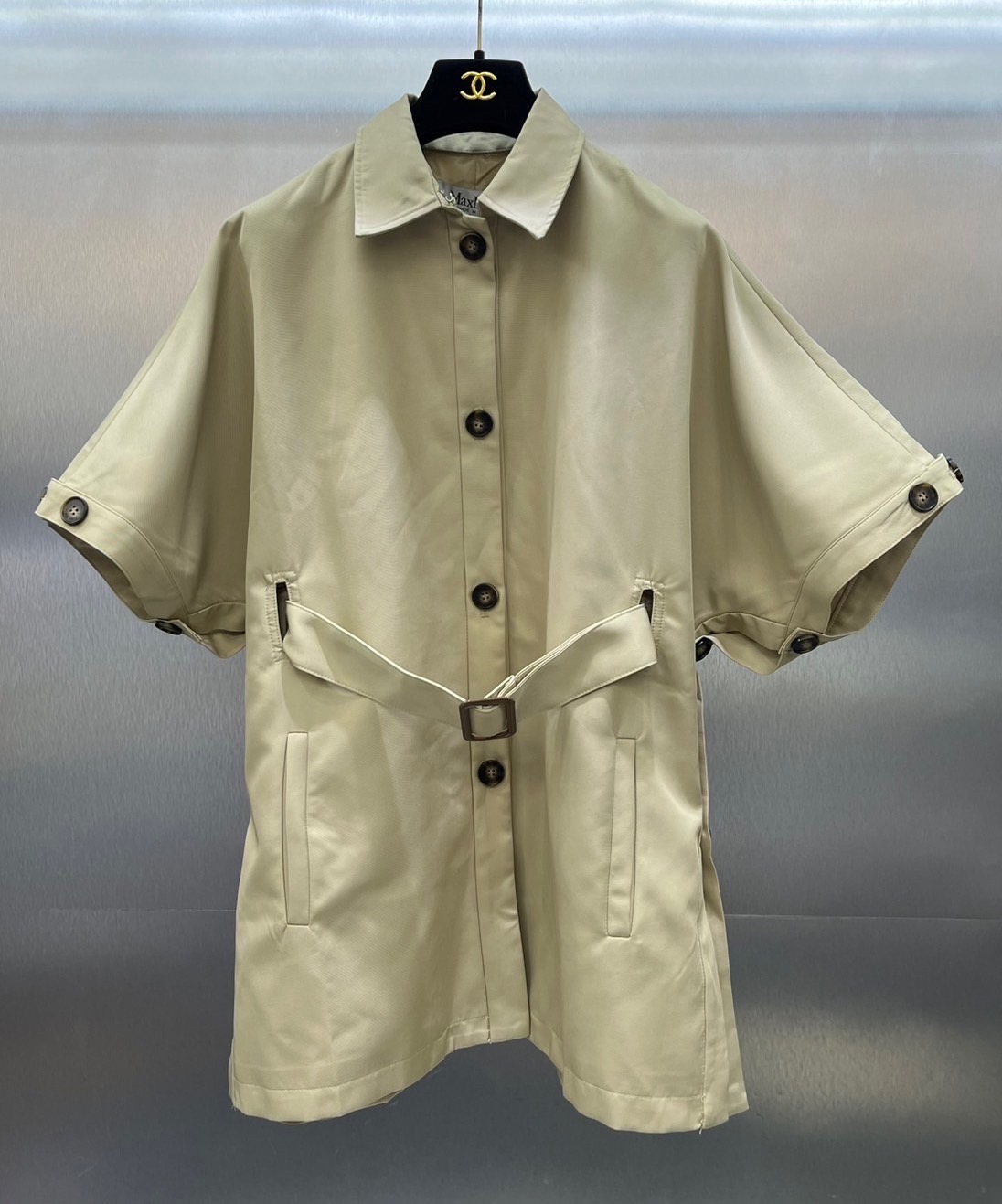 เสื้อคลุมแขนสั้น ทรงcape สีเบจ สวยแพงมาก เสื้อคลุมกระดุมหน้า มาพร้อมเข็มขัด สายลัคชู : สินค้าคุณภาพ (พร้อมส่ง)