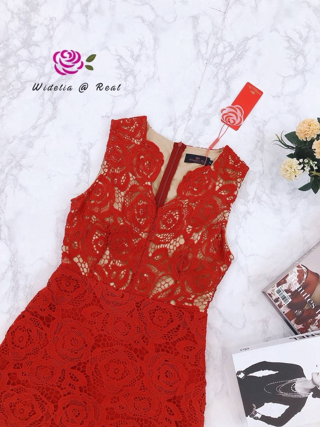 เดรสแขนกุด คอวี ทรงใส่เข้ารูป เนื้อผ้าลูกไม้อย่างดี ซับในน้ำตาล ซิปหลัง ใส่สบาย : สินค้าคุณภาพ (พร้อมส่ง)