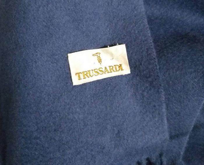 ผ้าพันคอ TRUSSARDI 100% Cashmere (ของใหม่)