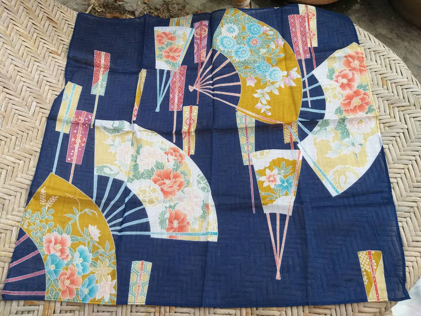 ผ้าเช็ดหน้าลายพัดญี่ปุ่น สวยยยย ผ้านุ่มมมม