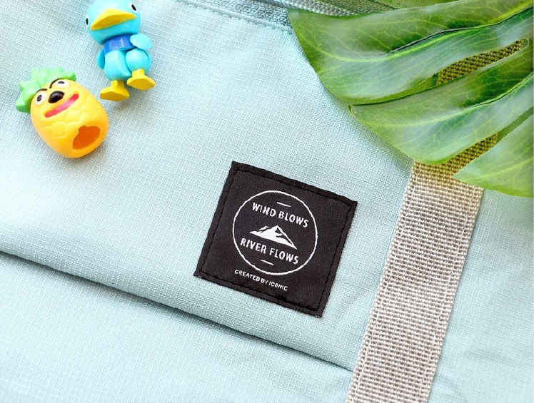 Wind Blows กระเป๋าเดินทางพับเก็บได้ เสียบที่จับกระเป๋าเดินทางได้ มีซิปรูดตอนพับเก็บ สำหรับการเดินทาง ท่องเที่ยว