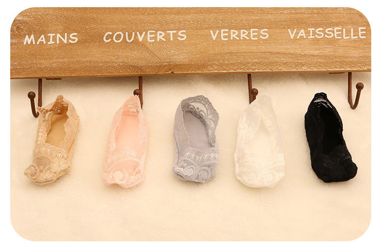 รองเท้าผ้าลูกไม้เด็กอ่อนสไตล์ยุโรป ผ้านิ่มใส่สบาย วัย 3-12 เดือน