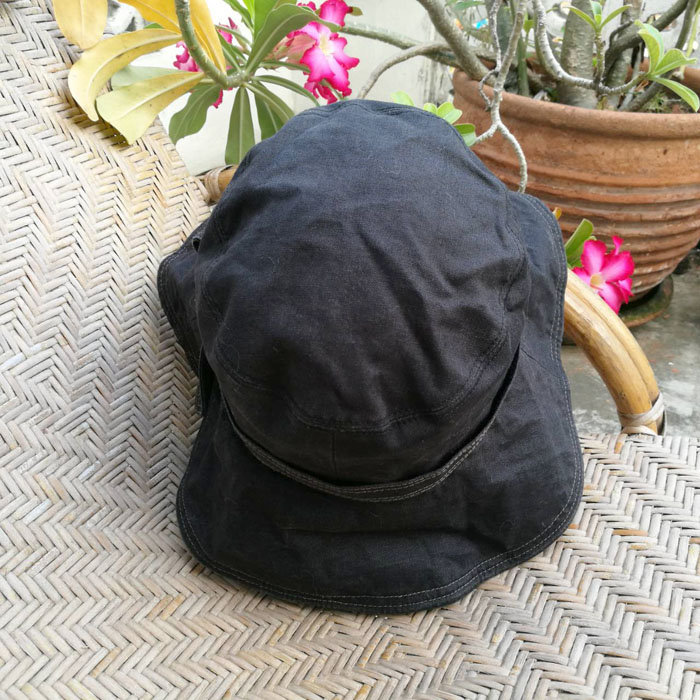 หมวกปีกกว้าง สวยค่ะ ใต้หมวกสวยด้วย