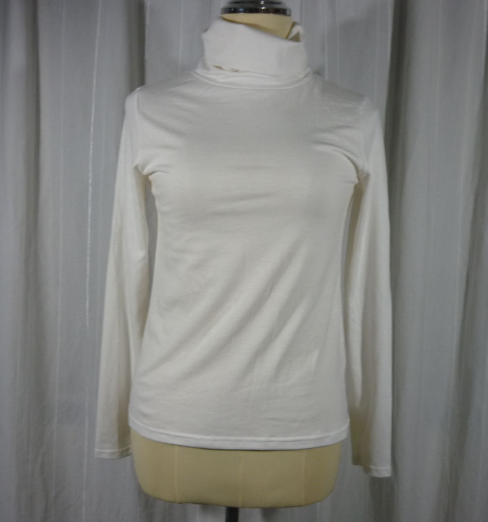 เสื้อแขนยาว ไซด์ M ผ้านุ่มมาก จากญี่ปุ่น