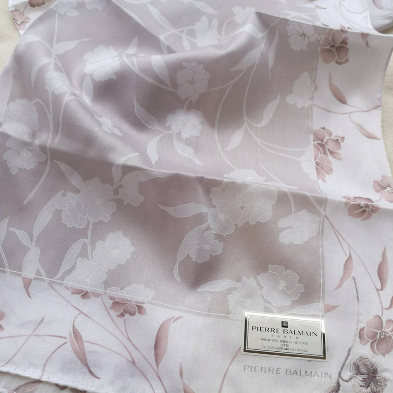 ผ้าเช็ดหน้าแบรนด์เนม Pierre Balmain ผืนใหญ่ หรูมาก