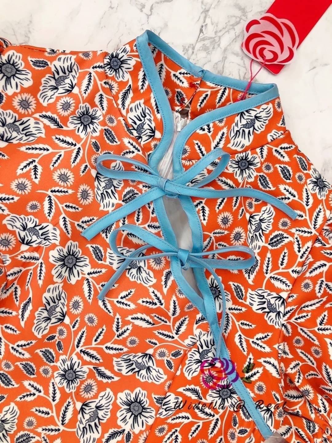 Dress เดรสกี่เพ้าแสนสวย ตัวเดรสแขนพอง คอกี่เพ้า แต่งขอบสีฟ้า ชายเดรสผ่าข้าง ใส่สบาย สินค้าคุณภาพ (พร้อมส่ง)