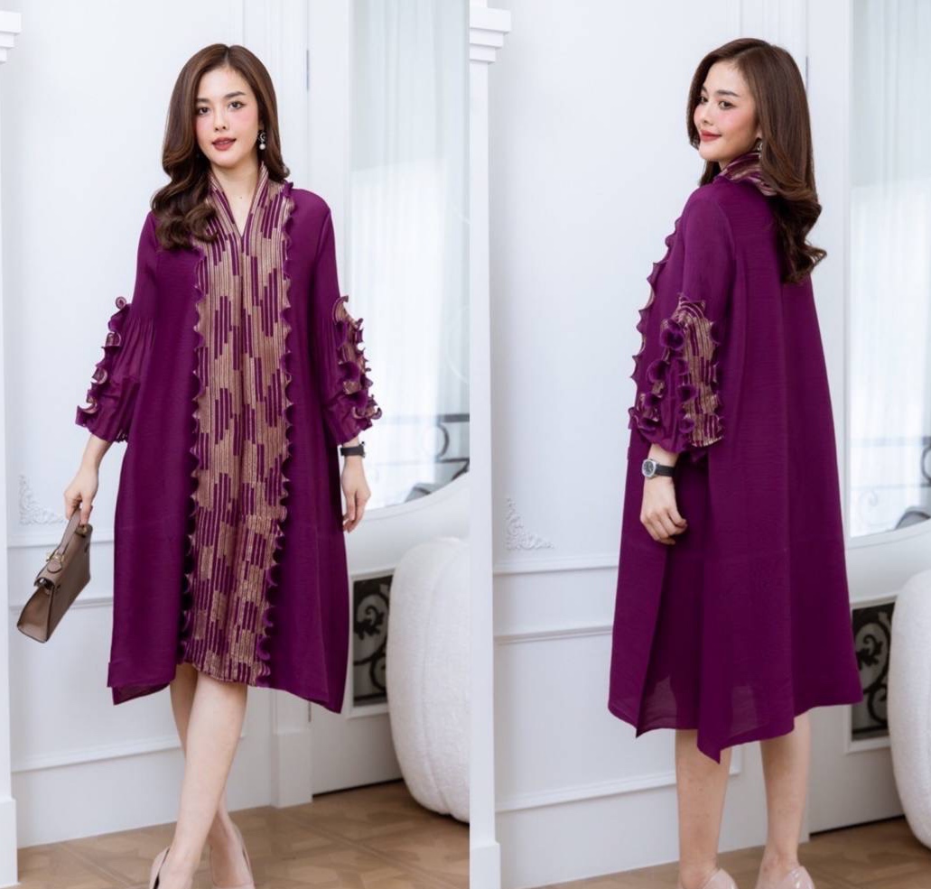 เดรสงานอัดพลีทเกรดพรีเมี่ยมสุดอลังการ งานแต่งระบายด้วยผ้าดิ้นทอง มีเชือกผูกเอว ใส่สบาย : สินค้าคุณภาพ (พร้อมส่ง)