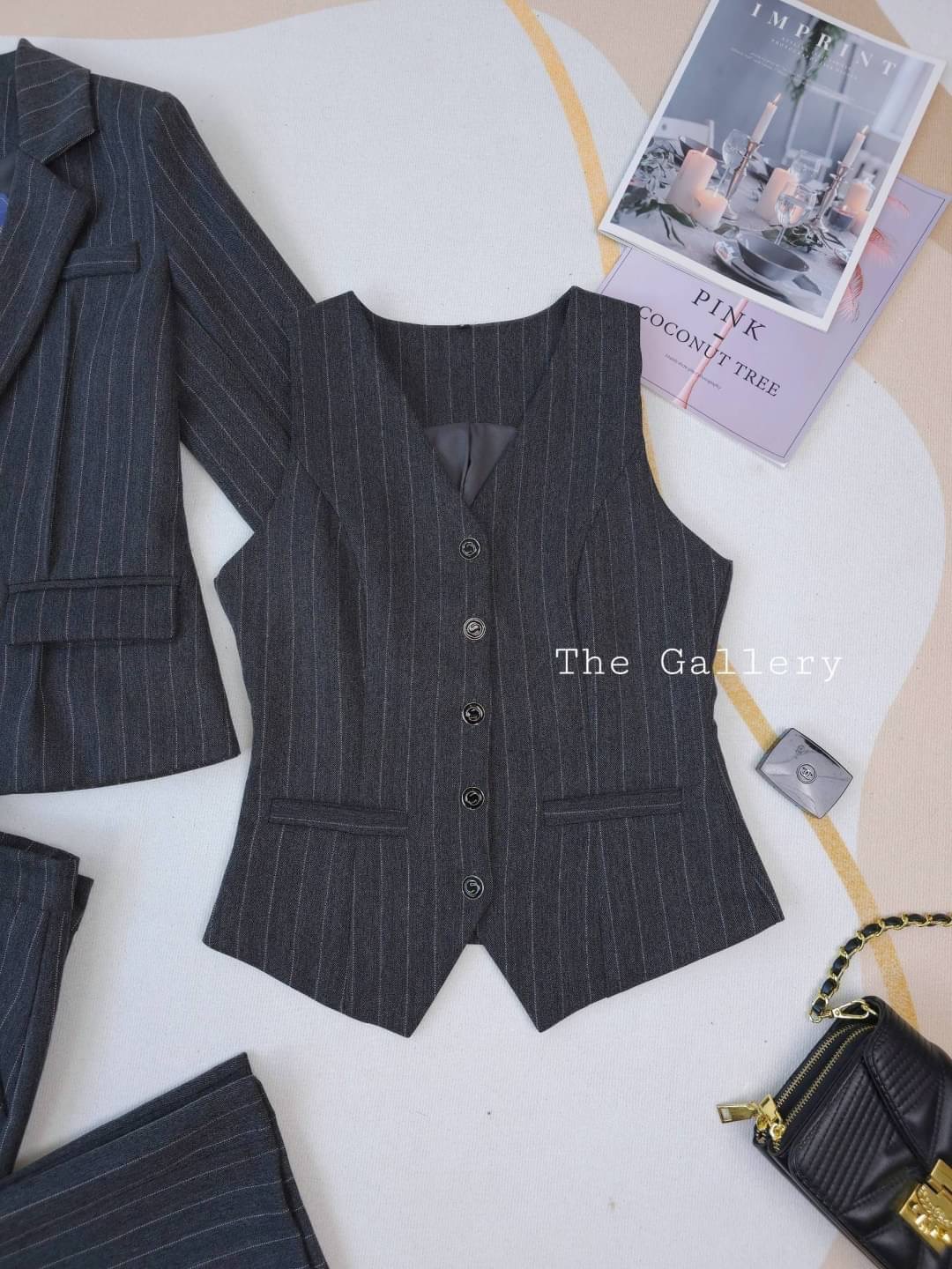 ชุดเซ็ต3ชิ้น เสื้อกั้กและสูทเบเซอร์ และกางเกงขายาวสุดชิค เนื้อผ้าดีมากกก ใส่ทำงาน ใส่สบาย : สินค้าคุณภาพ (พร้อมส่ง)