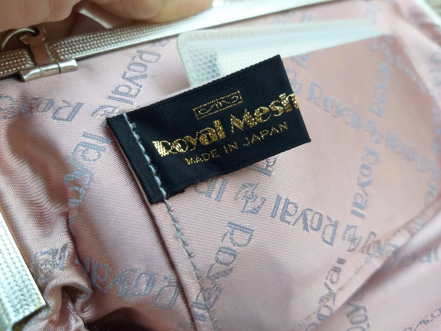 กระเป๋าหรูออกงานเกล็ดโลหะเงิน Royal Mesh Made in JAPAN
