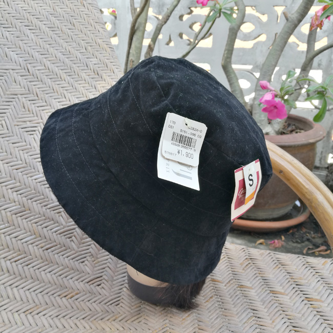 หมวกบักเก็ตกำมะหยี่สีดำ /ใหม่ป้ายห้อย/