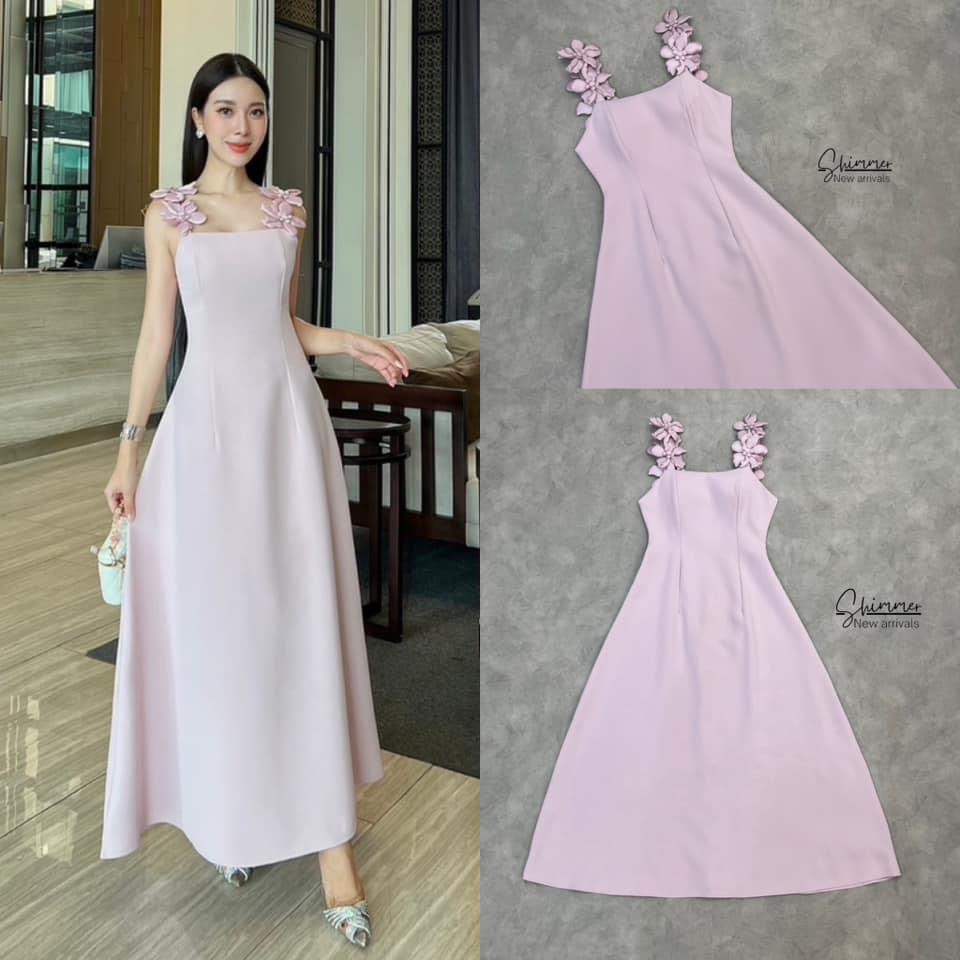 แม็กซี่เดรสสายเดี่ยวแต่งดอกไม้สุดหรู เนื้อผ้าพรีเมียมทั้งชุด : สินค้าคุณภาพ (พร้อมส่ง)