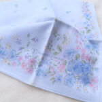 ผ้าเช็ดหน้า Valentino Garavani สวยหวาน