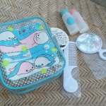 กระเป๋าใส่อุปกรณ์อาบน้ำ หวี-กระจก-ขวด (ของใหม่)