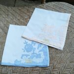 ผ้าเช็ดหน้าเย็บปะแต่ง น่ารักมากค่ะ เก๋ๆ มี 2 สี