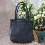 กระเป๋า MONO COMME CA ผ้าสักหลาดสวยน่าใช้มาก