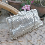 กระเป๋าหรูออกงานเกล็ดโลหะเงิน Royal Mesh Made in JAPAN
