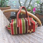 กระเป๋าผ้าทอเนื้อหนาสีสวย ทรงกล่องน่ารักมาก