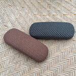 กล่องแว่นผ้าลายจุด น่ารัก มี 2 สี