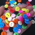 BT-7412mt กระดุมทรงกลม หน้า-หลังผิวเรียบโค้ง คละสี ขนาด 12 มิล. (ราคาต่อแพค 30 บาท/บรรจุ 100 ชิ้น)