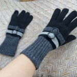 ถุงมือไหมพรม ยาวหน่อยค่ะ อุ่นมาก ไซด์ M-L