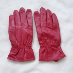 ถุงมือหนังแท้สีแดง หญิง ไซด์ M สวยมาก อุ่นถึงติดลบ