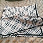 ผ้าเช็ดหน้าแบรนด์เนม BURBERRY ผ้าดีมากกก