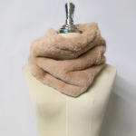 ผ้าพันคอโดนัท AZUL BY MOUSSY เฟอร์สุดนุ่ม (ของใหม่)