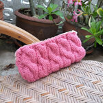 กระเป๋าสตางค์หรือใส่ของจุกจิก ไหมพรมถักนิตติ้ง สวยมาก