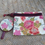 กระเป๋าใส่เครื่องสำอางค์ พร้อมกระจก sankosen (ของใหม่)