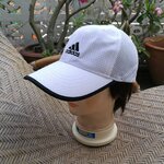 หมวกแก๊ป adidas ผ้าระบายอากาศ สีขาวสวยสะอาด