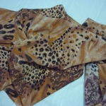 ผ้าผูกคอ คลุมไหล่ 100% silk Made in ITALY ลายเสือ สวยมาก