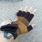 ถุงมือไหมพรมครึ่งท่อน (ของใหม่)