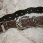 เข็มขัดหนังแนวร็อค ปักเหรียญโลหะทั้งเส้น สวยมาก /ของใหม่/