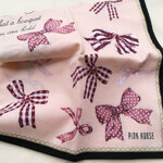 ผ้าเช็ดหน้า PINK HOUSE สีสวยผืนนี้