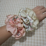 ยางรัดผม ผ้าลายดอกโพ้งไหมทอง สวยมากกก /ของใหม่/