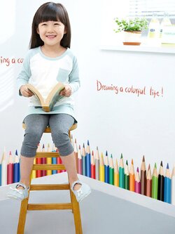 สติ๊กเกอร์แต่งห้อง DIY รูปสีไม้ Drawing a Colorful Life! ลอกออกแล้วติดซ้ำได้